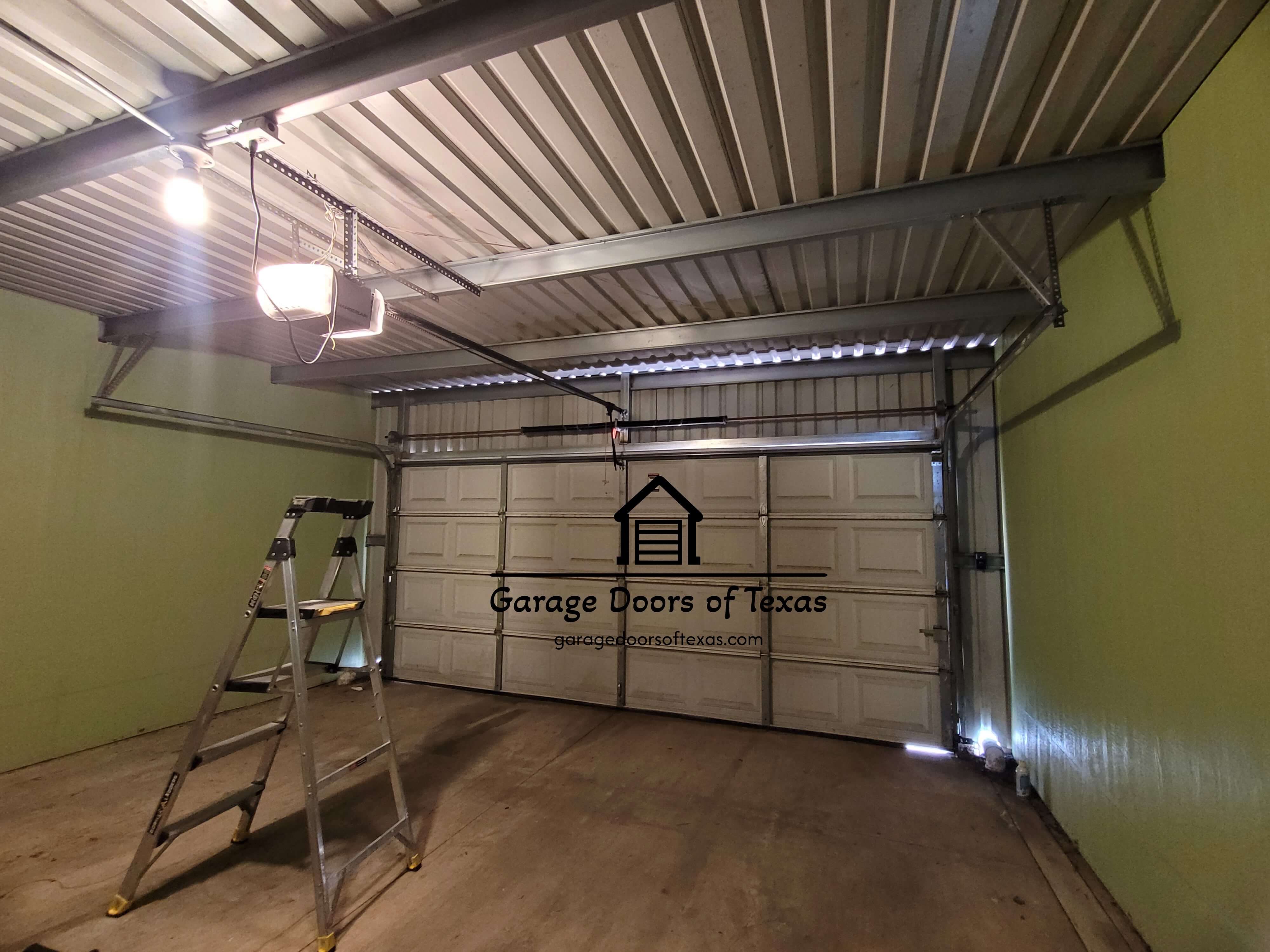 garagedoorsoftexas.com_garage_door_weather_seal_repair